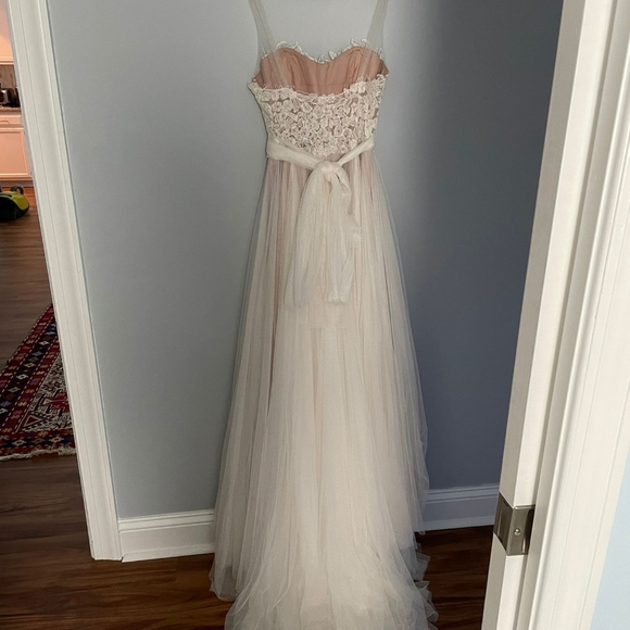 Willowby by Watters Wedding Gown, SZ 4 - Picture 3 of 7